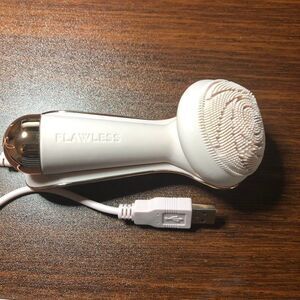 NWT‎ Face massager and cleanser